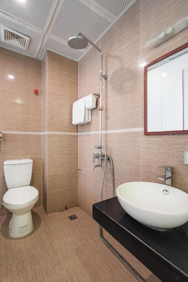 Oyo 210 Saki Hotel Ханой Экстерьер фото