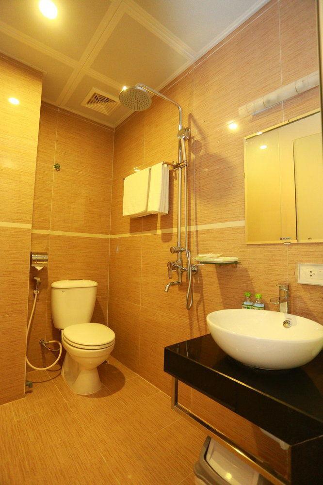 Oyo 210 Saki Hotel Ханой Экстерьер фото
