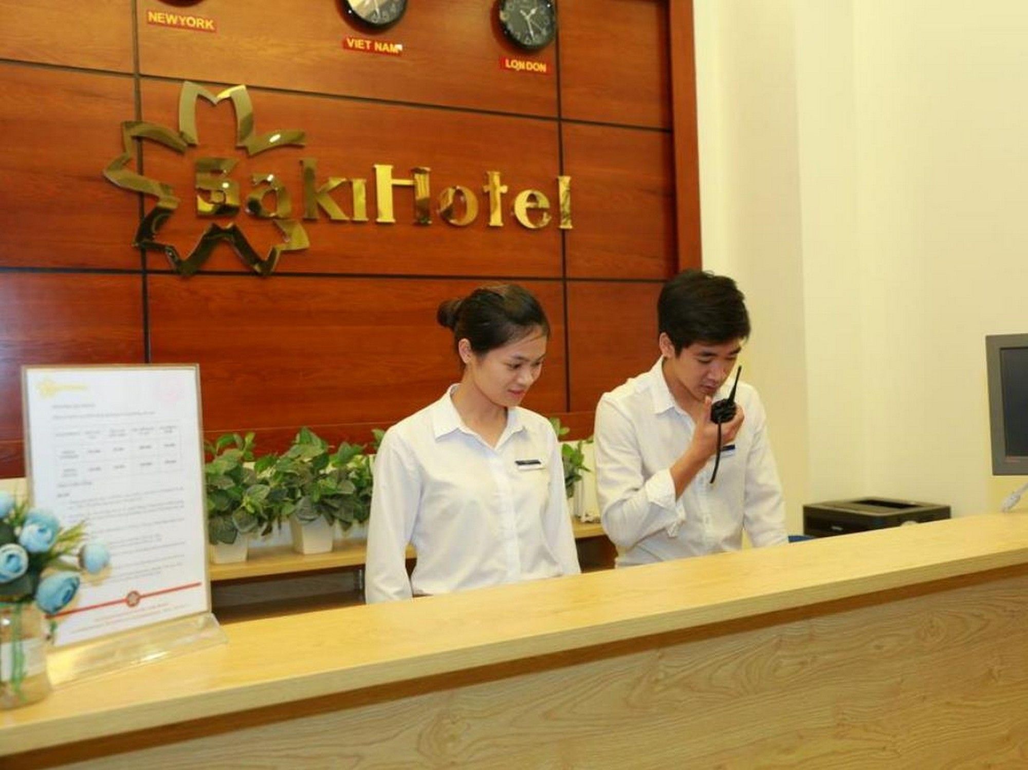 Oyo 210 Saki Hotel Ханой Экстерьер фото