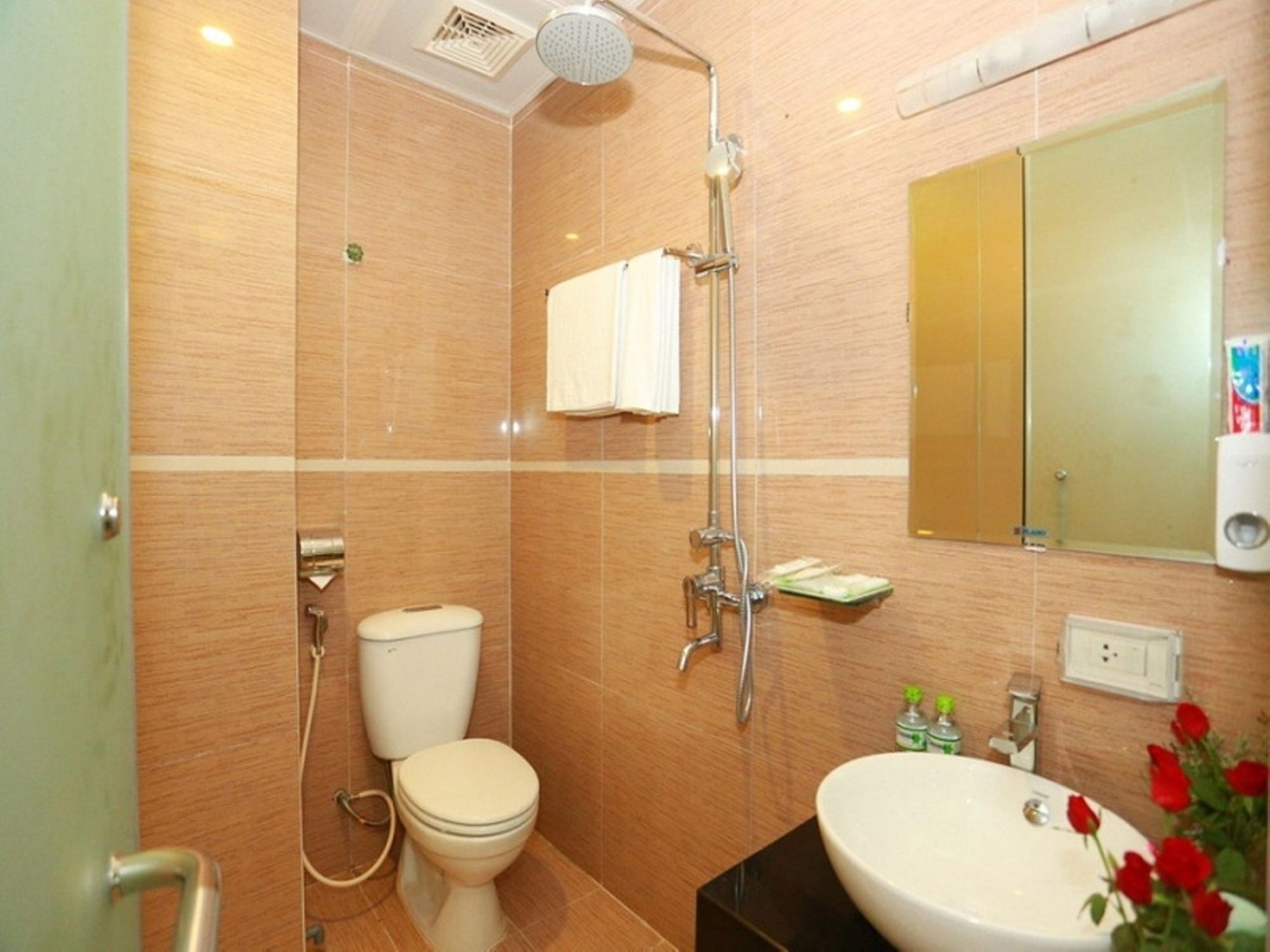 Oyo 210 Saki Hotel Ханой Экстерьер фото